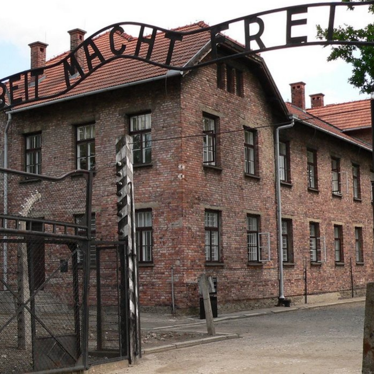 The Robert Napier School - Year 13 trip to Auschwitz-Birkenau 2017